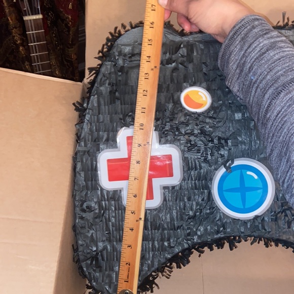 Game Controller Pinata - Picture 5 of 6